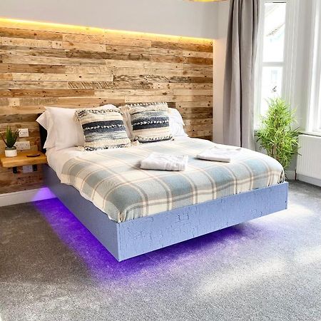 Cloud9 Guest House - By Coastline Retreats - Newly Renovated, Beautiful Ensuite Rooms Near Seafront In Town Centre, Netflix, Superfast Wifi, Communal Kitchen Bournemouth Kültér fotó