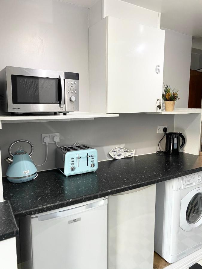 Cloud9 Guest House - By Coastline Retreats - Newly Renovated, Beautiful Ensuite Rooms Near Seafront In Town Centre, Netflix, Superfast Wifi, Communal Kitchen Bournemouth Kültér fotó