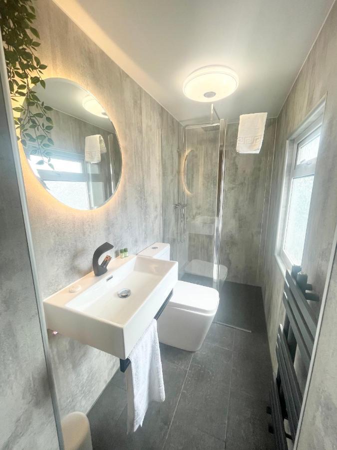 Cloud9 Guest House - By Coastline Retreats - Newly Renovated, Beautiful Ensuite Rooms Near Seafront In Town Centre, Netflix, Superfast Wifi, Communal Kitchen Bournemouth Kültér fotó