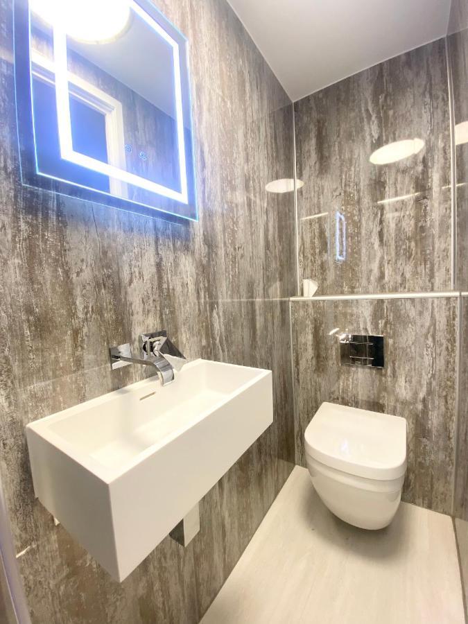 Cloud9 Guest House - By Coastline Retreats - Newly Renovated, Beautiful Ensuite Rooms Near Seafront In Town Centre, Netflix, Superfast Wifi, Communal Kitchen Bournemouth Kültér fotó
