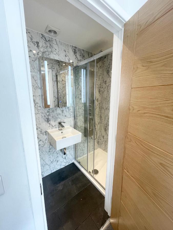 Cloud9 Guest House - By Coastline Retreats - Newly Renovated, Beautiful Ensuite Rooms Near Seafront In Town Centre, Netflix, Superfast Wifi, Communal Kitchen Bournemouth Kültér fotó