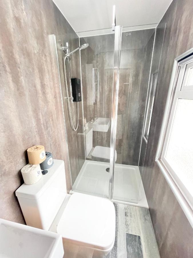 Cloud9 Guest House - By Coastline Retreats - Newly Renovated, Beautiful Ensuite Rooms Near Seafront In Town Centre, Netflix, Superfast Wifi, Communal Kitchen Bournemouth Kültér fotó