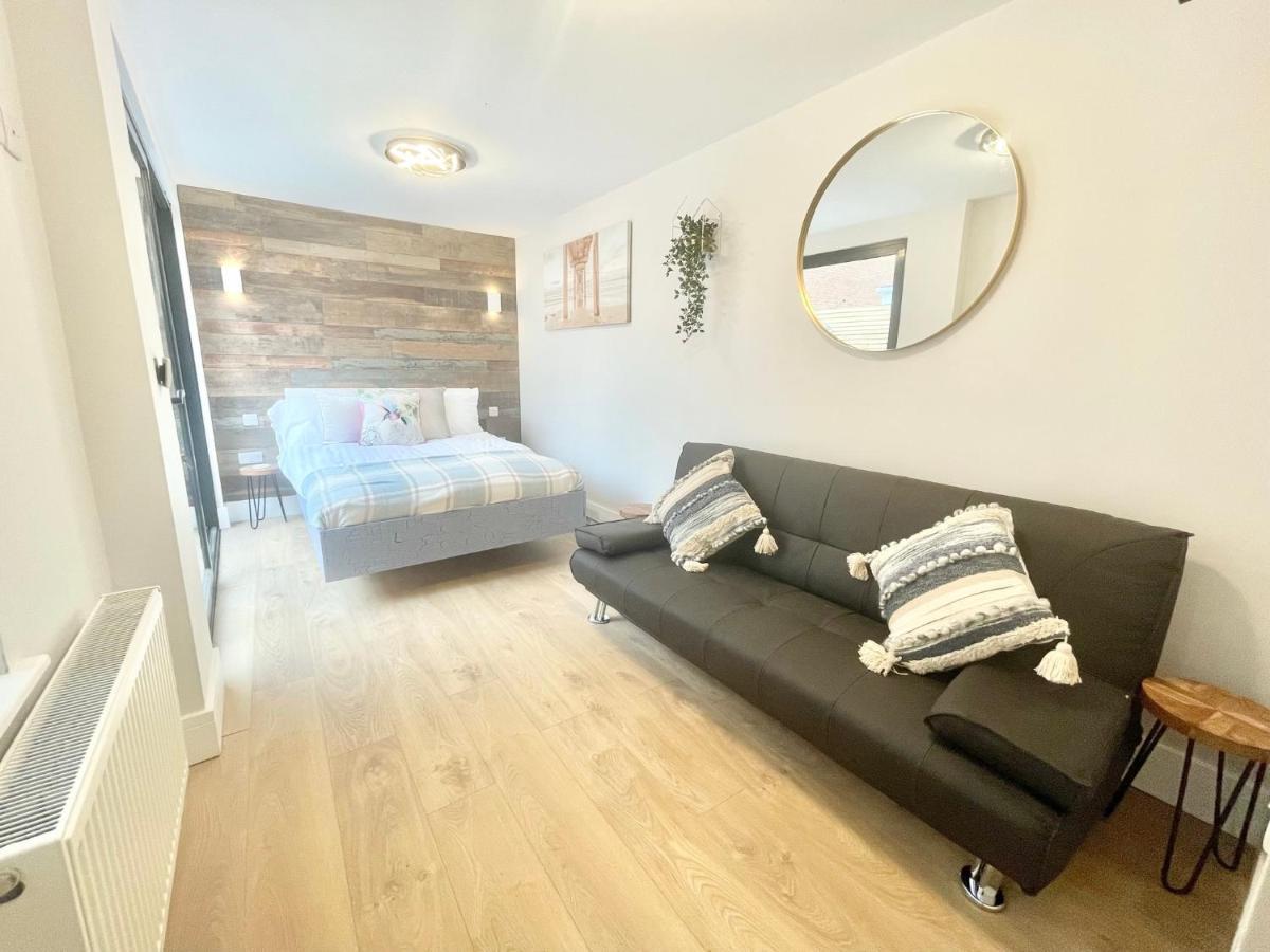 Cloud9 Guest House - By Coastline Retreats - Newly Renovated, Beautiful Ensuite Rooms Near Seafront In Town Centre, Netflix, Superfast Wifi, Communal Kitchen Bournemouth Kültér fotó