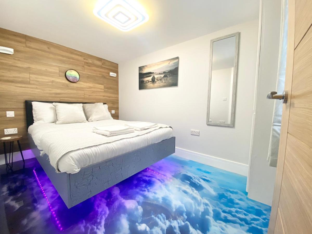 Cloud9 Guest House - By Coastline Retreats - Newly Renovated, Beautiful Ensuite Rooms Near Seafront In Town Centre, Netflix, Superfast Wifi, Communal Kitchen Bournemouth Kültér fotó