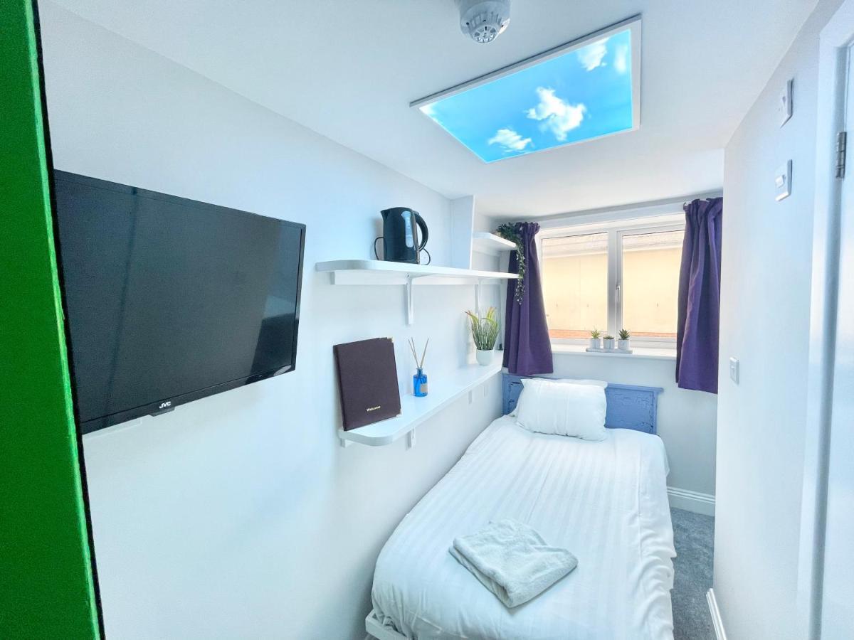 Cloud9 Guest House - By Coastline Retreats - Newly Renovated, Beautiful Ensuite Rooms Near Seafront In Town Centre, Netflix, Superfast Wifi, Communal Kitchen Bournemouth Kültér fotó