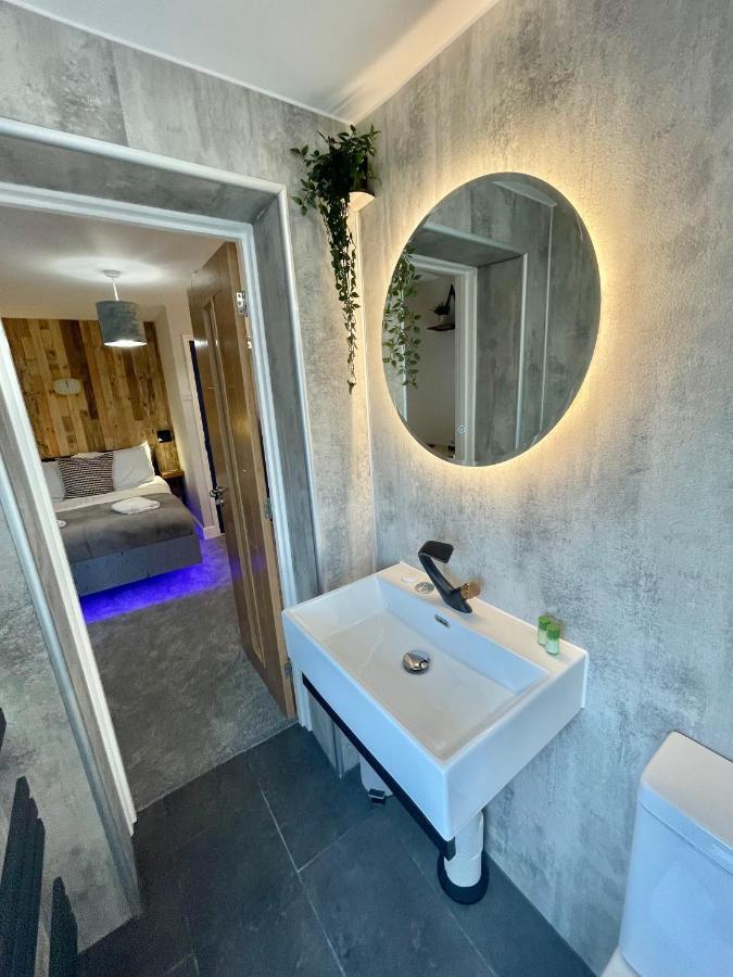 Cloud9 Guest House - By Coastline Retreats - Newly Renovated, Beautiful Ensuite Rooms Near Seafront In Town Centre, Netflix, Superfast Wifi, Communal Kitchen Bournemouth Kültér fotó